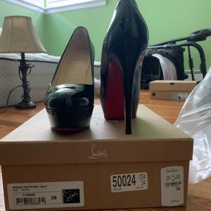 Brand new black louboutin pump 8.5